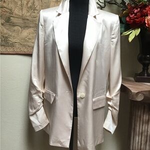 Zara beautiful blazer in a very soft cream color NWT, 1 button closure, small